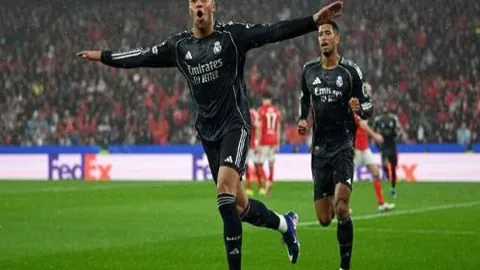 梅努回归，滕哈格力挺年轻球员崭露头角